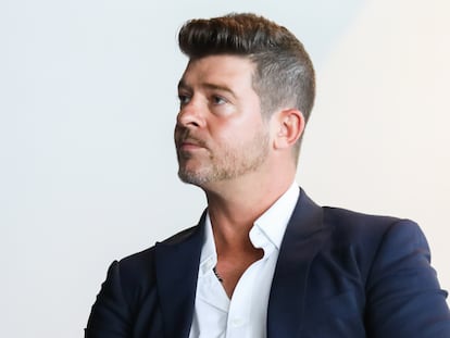 Robin Thicke en un evento en Los Ángeles en 2019. Tras años sin publicar música, ha vuelto a la televisión como jurado de la edición estadounidense de 'Mask Singer' y publica un nuevo disco este febrero.