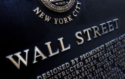 Placa histórica sobre la fundación de Wall Street