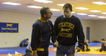 Dramatic struggle: Steve Carell and Channing Tatum in ‘Foxcatcher.’