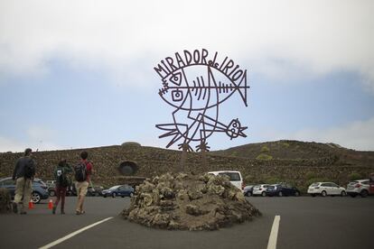 Entrada al mirador del Río en el norte de Lanzarote en el Parque Natural del archipiélago de Chinijos.
