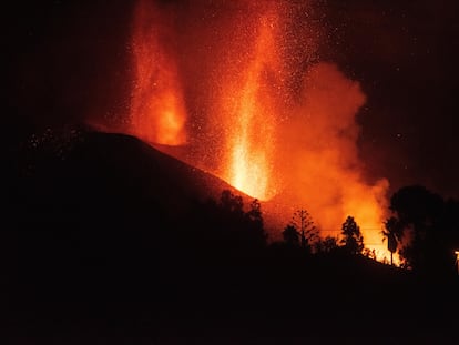 El nuevo volcán de Cumbre Vieja, en La Palma, comenzó el miércoles su décimo octavo día de erupción.