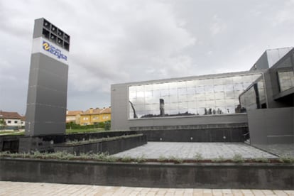 Exterior de la sede de Construcciones Azpiroz y Saralegui, en la localidad navarra de Zizur Mayor, cerca de Pamplona.