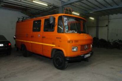 Kamphuis' distinctive orange van.