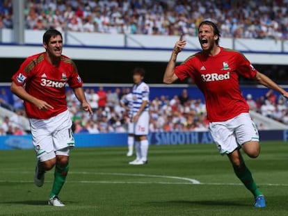 Michu celebra el primer gol de la Premier este año.