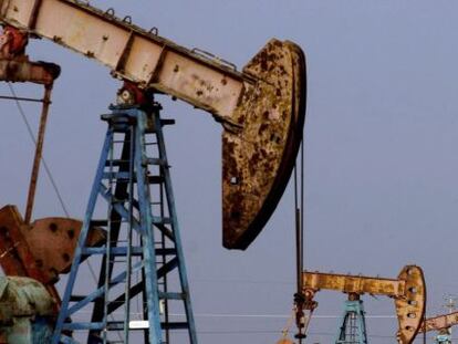 Campo de extracción de petróleo.
