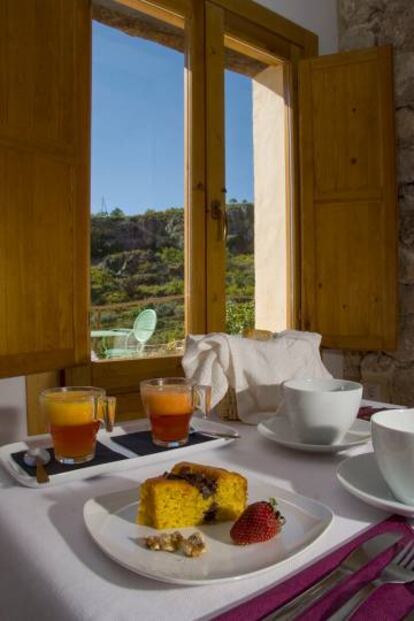 Desayuno en Bajo en Cejo.