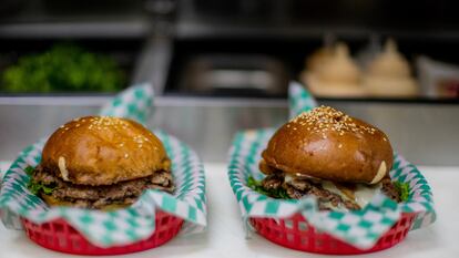 Hamburguesas con queso de Chicago Bernie’s Beef Bike.