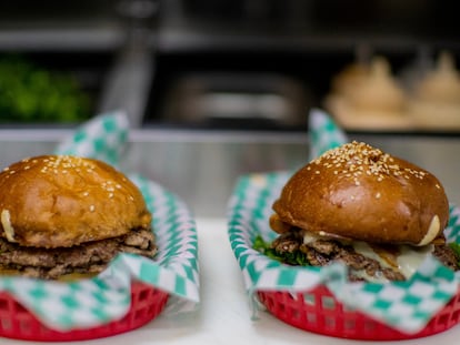 Hamburguesas con queso de Chicago Bernie’s Beef Bike.