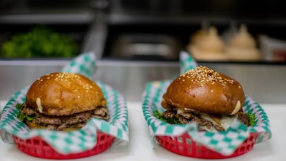 Hamburguesas con queso de Chicago Bernie’s Beef Bike.