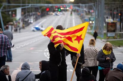 Cortes de tráfico en la Diagonal de Barcelona, este viernes.