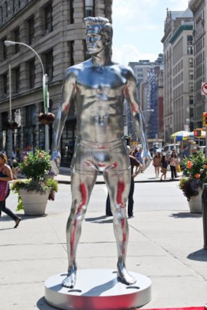 La estatua de David Beckham para su campaña en H&M en Manhattan