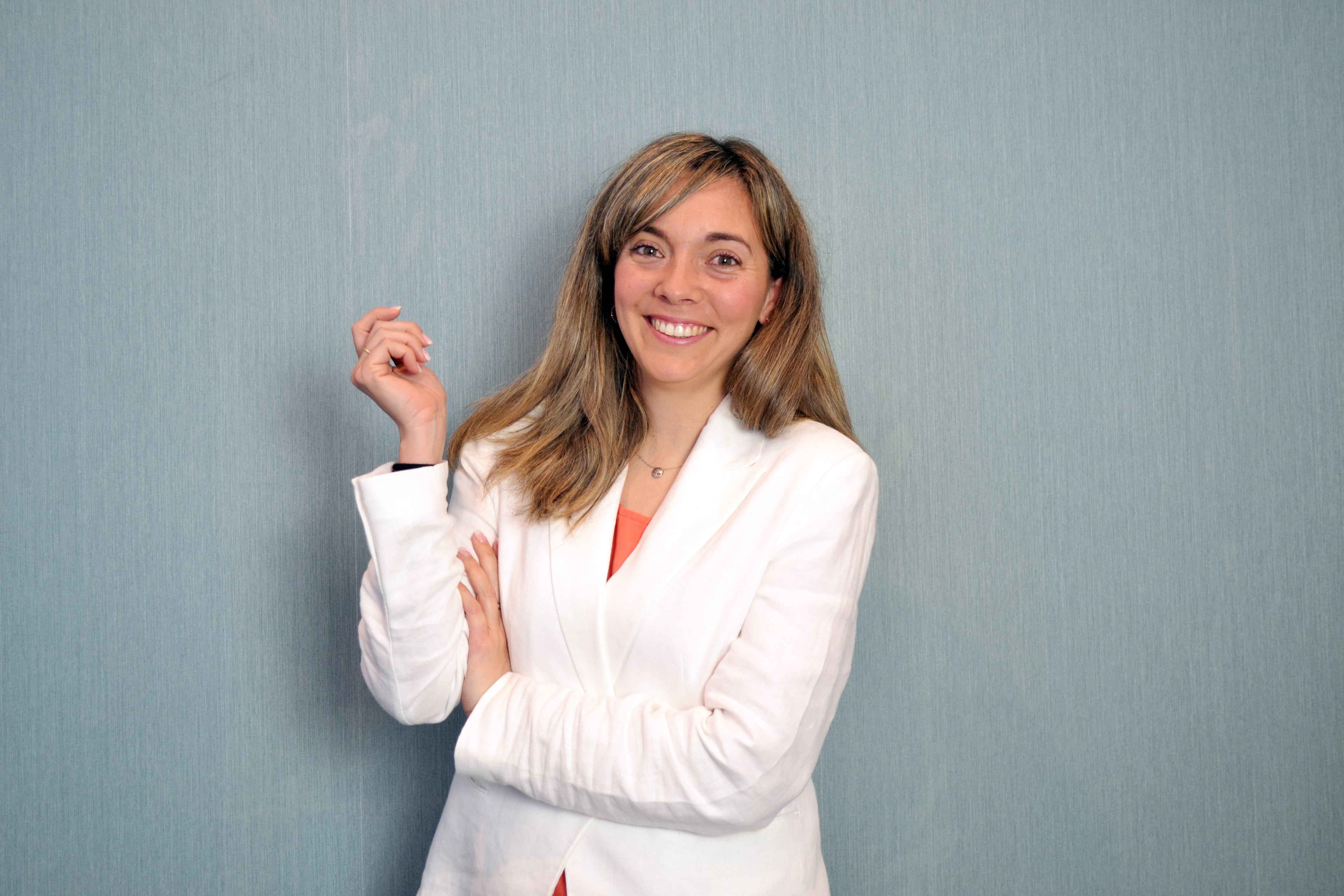 Elisa Molina: madre di cinque figli e esperta di disciplina positiva che promuove la genitorialità consapevole