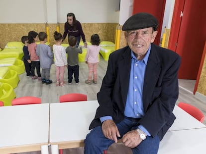 Jesús Vicente Díaz, en la nueva guardería de Piornal.