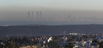 Contaminación sobre Madrid vista desde Torrelodones.
