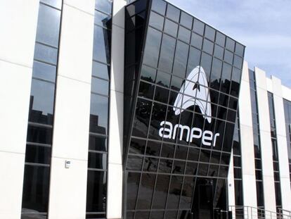 Logotipo de Amper en su sede de Madrid.
