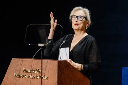 La actriz Meryl Streep, durante su discurso de agradecimiento del Premio Princesa de Asturias de las Artes, este viernes en el Teatro Campoamor, en Oviedo.