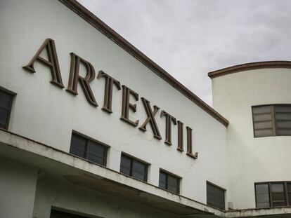 Fachada de la fábrica Artèxtil, en Sabadell.