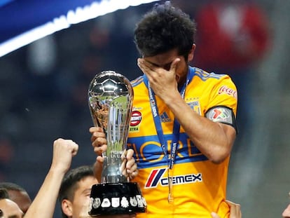 El jugador Dami&aacute;n &Aacute;lvarez de Tigres llora tras ganar la Liga MX.