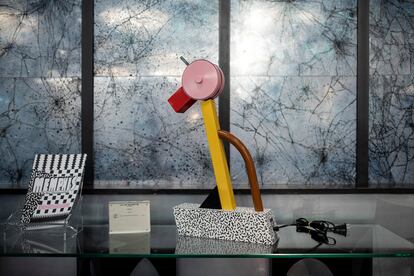 Lámpara Tahití, diseñada por Sottsass.