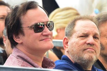 Tarantino (i.) con Weinstein en febrero de 2016.
