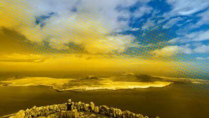 Vista de la Graciosa desde el mirador del Río en la isla de Lanzarote.