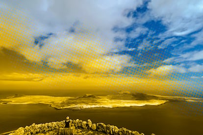 Vista de la Graciosa desde el mirador del Río en la isla de Lanzarote