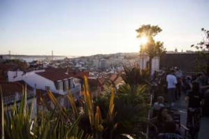 Terraza del Park Bar, en el último piso de un aparcamiento lisboeta.