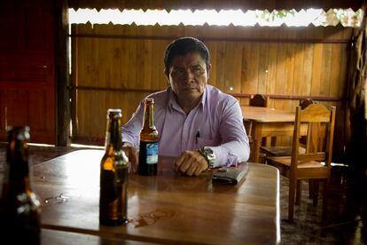 Genaro Gutiérrez, de 65 años, en un bar en Térraba.