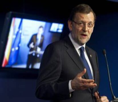 El presidente del Gobierno, Mariano Rajoy, durante la rueda de prensa ofrecida esta noche en Bruselas al término de la primera jornada del Consejo Europeo.