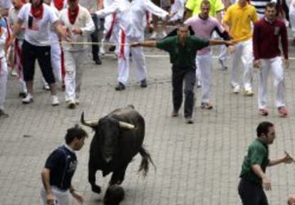 Un encierro taurino, en unas fiestas populares.