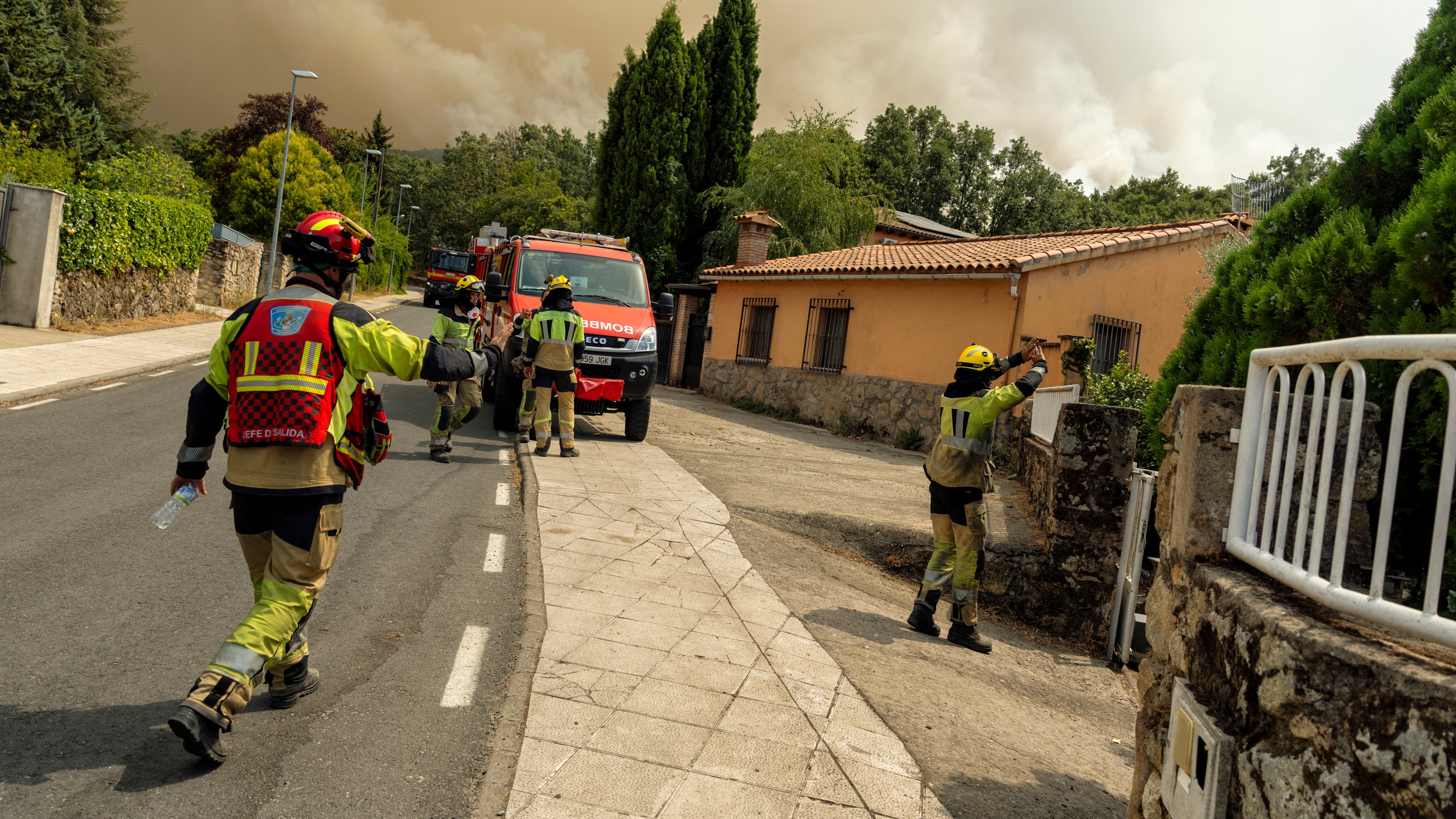 El incendio de Jarilla arrasa “desbocado” 12.000 hectáreas en Extremadura y se aproxima a la provincia de Salamanca