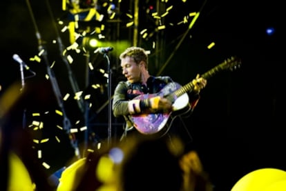 El cantante de Coldplay, Chris Martin, en un concierto de 2009 en el Estadio Olímpico de Barcelona.