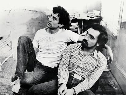 Robert de Niro (izquierda) y Martin Scorsese, durante el rodaje de 'Taxi Driver' (1976).