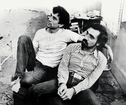 Robert de Niro (izquierda) y Martin Scorsese, durante el rodaje de 'Taxi Driver' (1976).