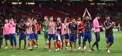 Los jugadores del Atlético celebran su pase a la final de la Liga Europa tras eliminar al Arsenal.