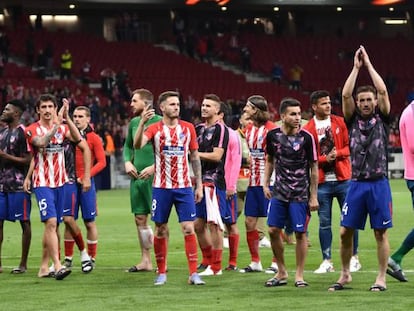 Los jugadores del Atlético celebran su pase a la final de la Liga Europa tras eliminar al Arsenal.