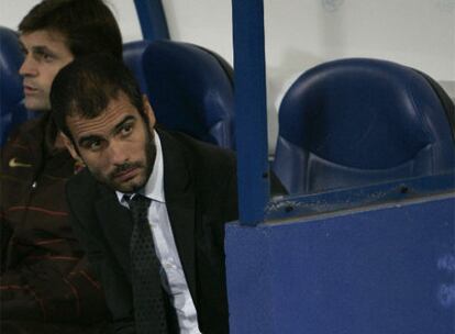 Pep Guardiola, junto su segundo, Tito Vilanova, ayer en Huelva.