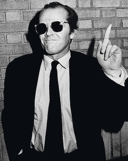 Jack Nicholson con su imagen de contable juerguista.
