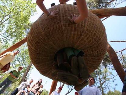 Acaba de abrir, en el parque Cruz Conde de Córdoba, la Ciudad de los Niños, un gran espacio con 22 juegos infantiles.