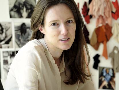 Clare Waight Keller: «Un bolso es una compra emocional»