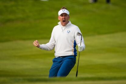 Poulter celebra un gran golpe en el hoyo 15.