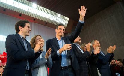El candidato socialista, Pedro Sánchez, en un acto celebrado en Santander.