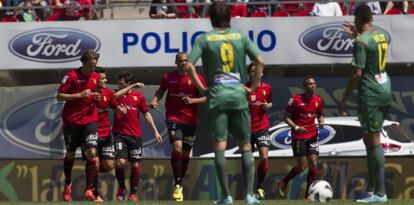Los jugadores del Mallorca celebran el primer gol del partido. 