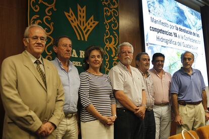 Representantes de las nueve asociaciones, ayer en Sevilla.