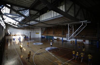 Gimnasio del Colegio Maravillas (1962), obra de Alejandro de la Sota.