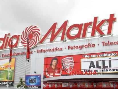 Fachada de una tienda de Media Markt en Madrid.