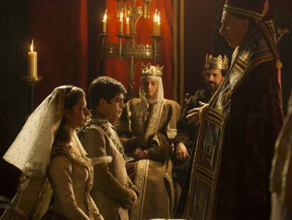 Las campanas de boda se mezclan con la desgracia, en la serie ‘Isabel’