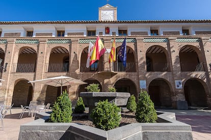 El Ayuntamiento de La Almunia, en la provincia de Zaragoza.