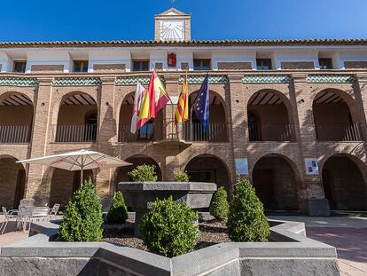 El Ayuntamiento de La Almunia, en la provincia de Zaragoza.