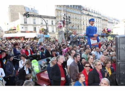 Gigantes y cabezudos en el Gran Desfile de Montmartre